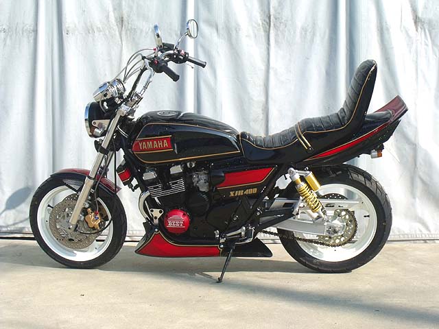 YAMAHA XJR400