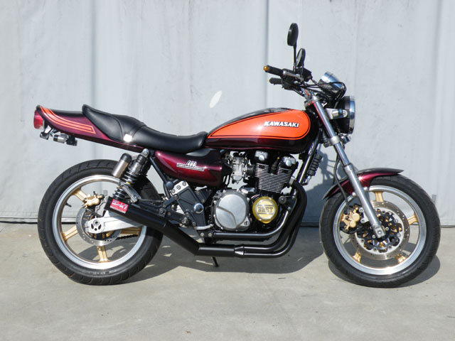 KAWASAKI　ゼファー400
(ZⅡ仕様/ノーマルタンク加工ZⅡレプリカ）