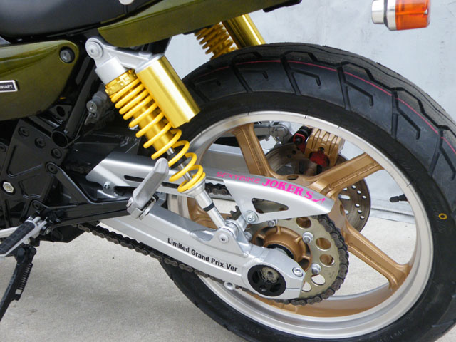 KAWASAKI　ゼファー400χ
(ZⅡ仕様/ノーマルタンク加工ZⅡレプリカ）
イエローボール