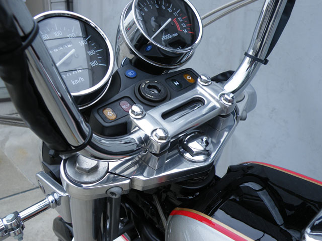 KAWASAKIゼファー400/FX仕様
E4リミテッドグランプリｰスペシャル
フルレストア/フルカスタム